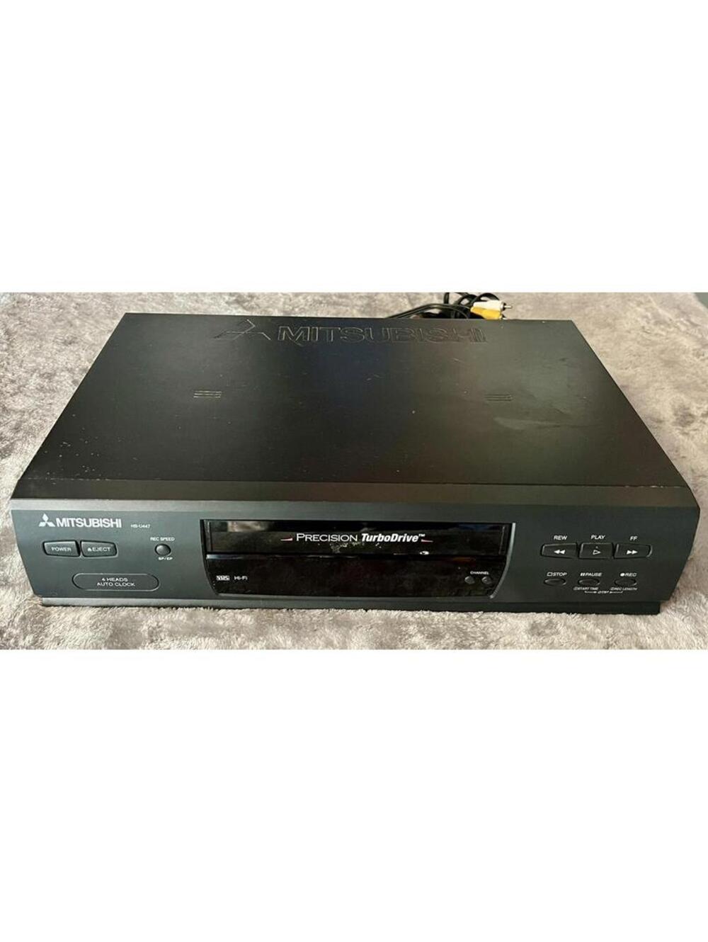 Mitsubishi HS-U447 VHS VCR - No Remote. Vintage Player Works!
